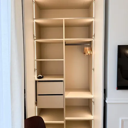 The Forville Elegant 2 Bedroom In The Heart Of Apartment *